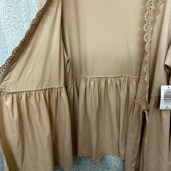 NWT Torrid Super Soft Rib V-Neck Lace Trim Tie Front Long Sleeve Top Sz 2 - Picture 5 of 8